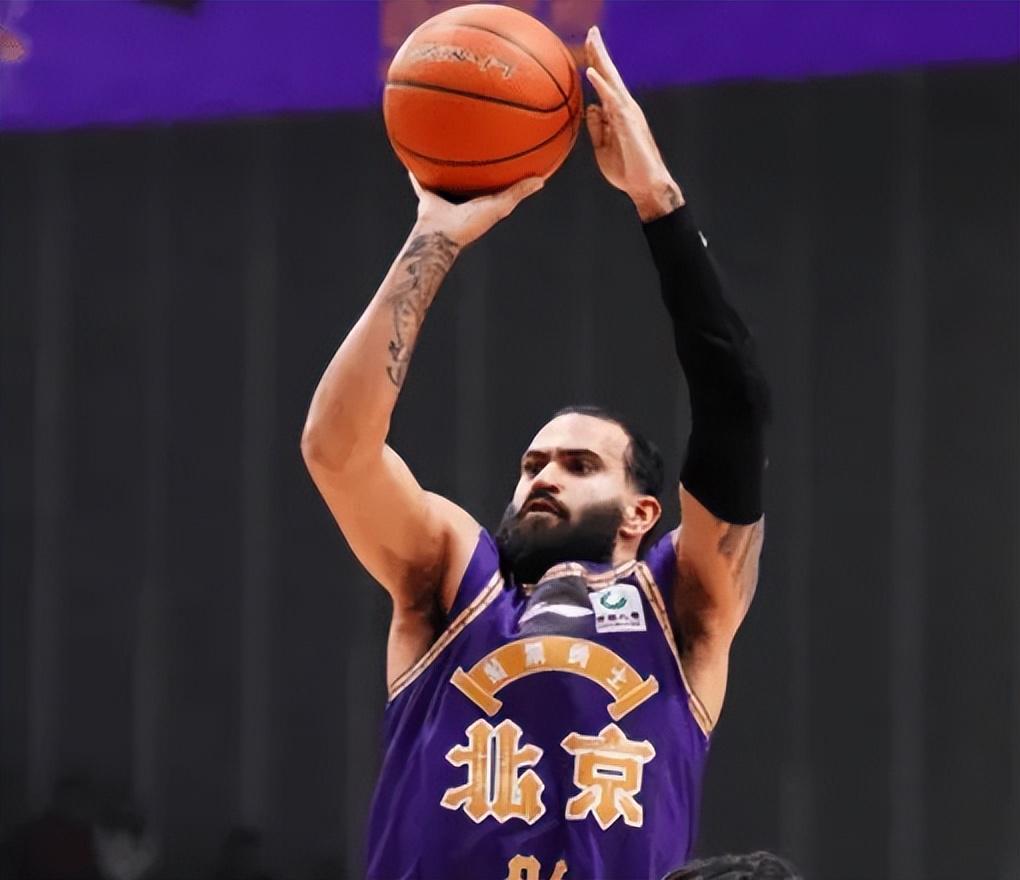 开云体育下载入口-输江苏？张庆鹏脸都不要了？进攻只靠2将强解，防守防不住！