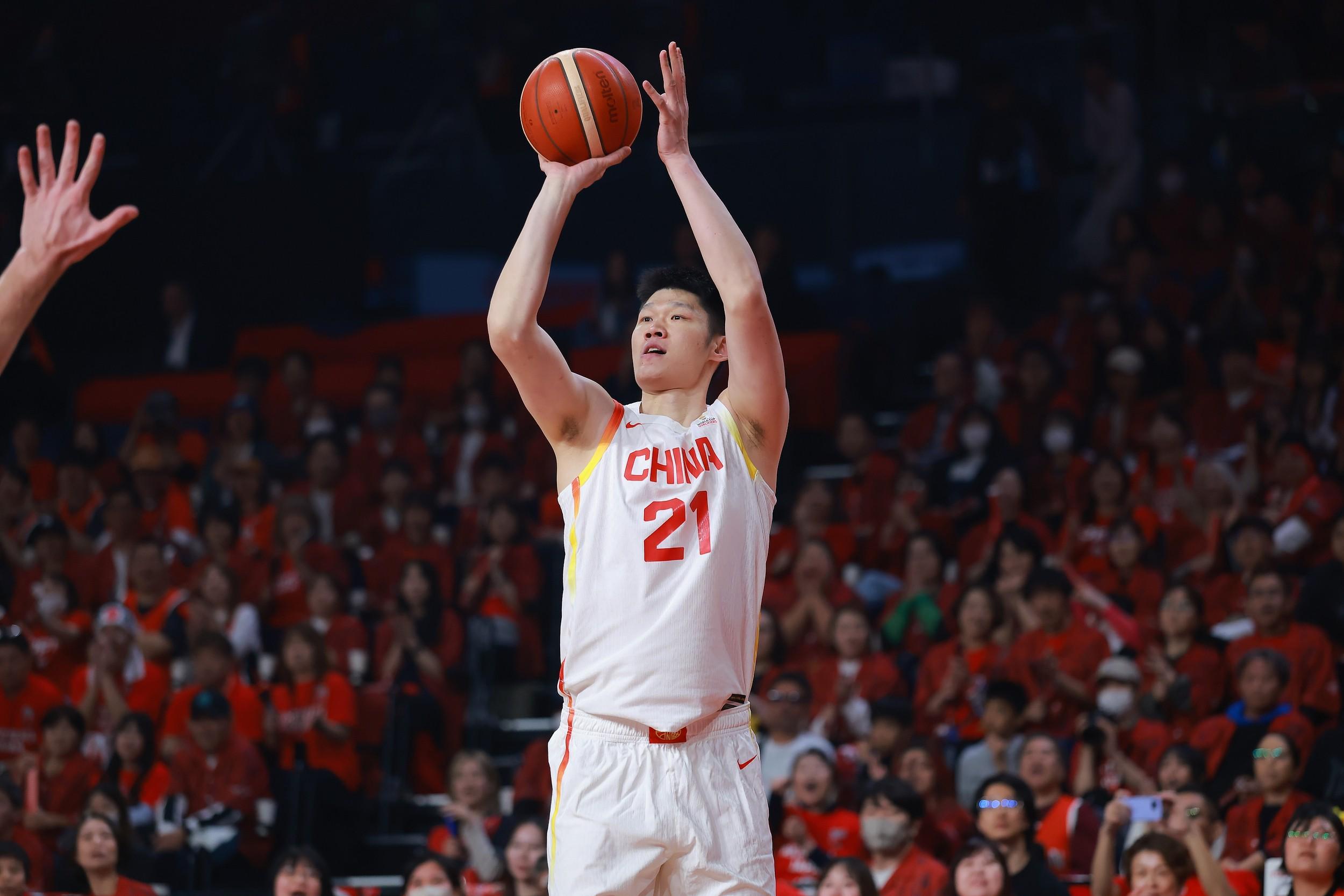 胡金秋：最爱玩金铲铲，第一份工资和队友吃了麦当劳